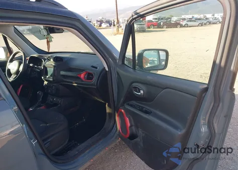 2018 Jeep Renegade Trailhawk 4X4 из США, поврежденный, VIN ZACCJBCBXJPH41934